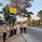 Tekan Angka Kecelakaan, Jasa Raharja Surakarta Bersama Polres dan Dishub Sragen Pasang Papan Imbauan Keselamatan