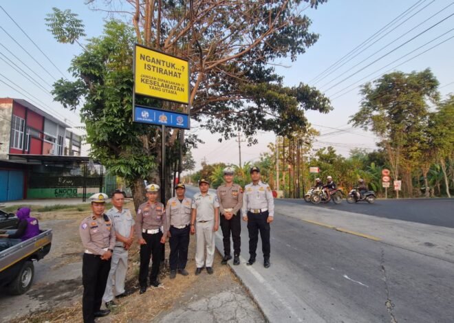 Tekan Angka Kecelakaan, Jasa Raharja Surakarta Bersama Polres dan Dishub Sragen Pasang Papan Imbauan Keselamatan