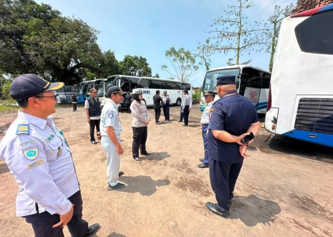 Perkuat Keselamatan Angkutan Umum, Dishub Jatim, Jasa Raharja dan Satlantas Polres Banyuwangi Gelar Ramp Check di Pool DAMRI