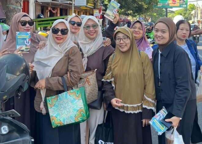 Di Tengah Aktivitas Pasar Klojen, Jasa Raharja Malang Kenalkan Program Pemutihan Pajak