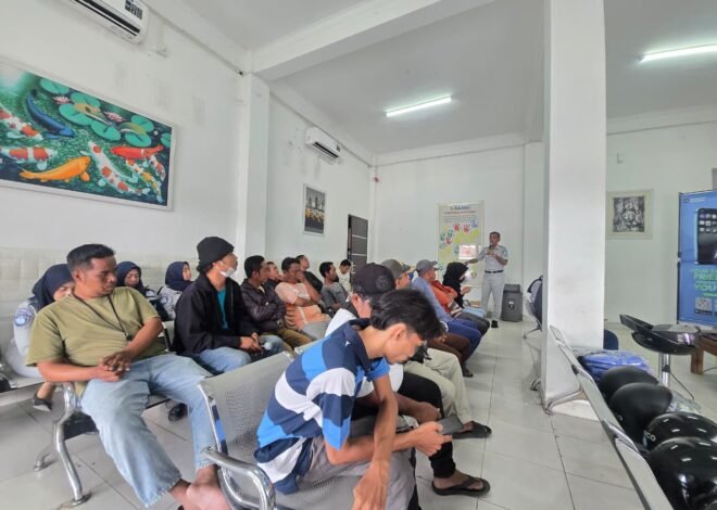 Jasa Raharja NTB Edukasi Keselamatan Berlalu Lintas dan Perkenalkan MyJasfren kepada Ojek Pengkolan