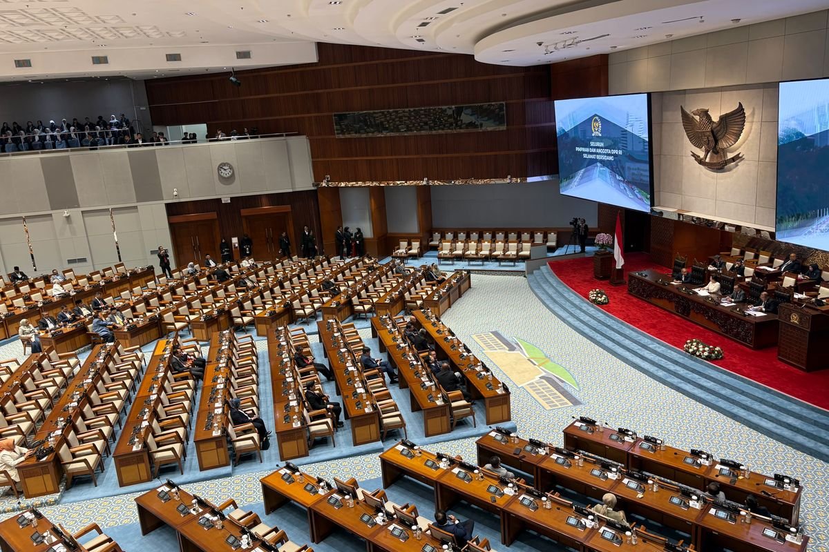 DPR Setujui APBN 2027, Rupiah Ditargetkan Rp17.500 per Dolar AS