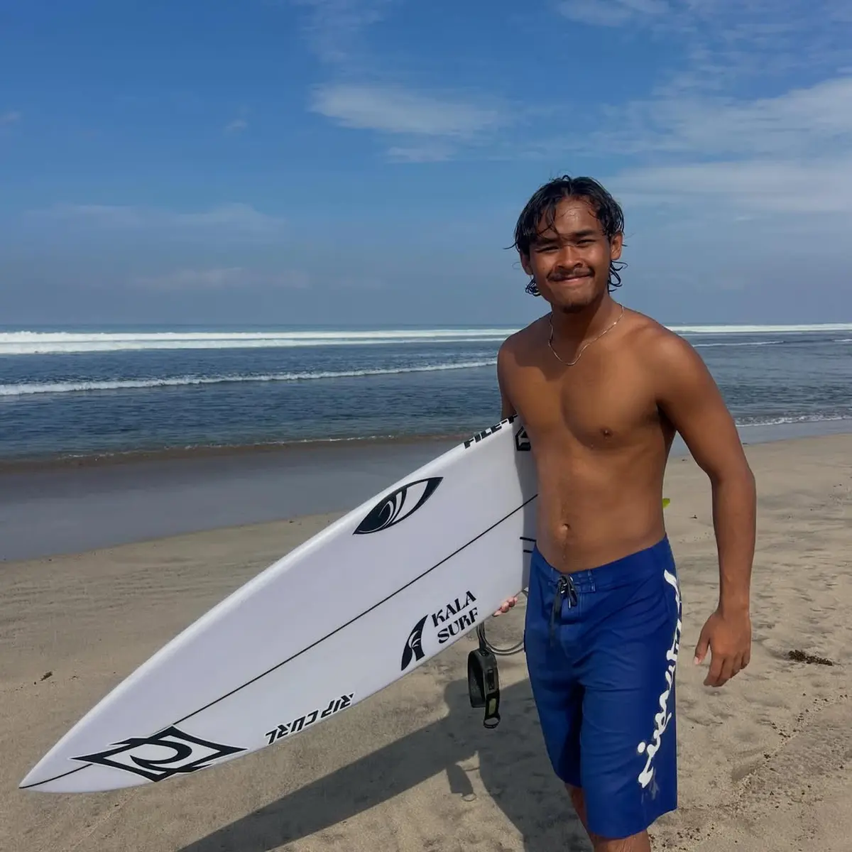 Pajar Ariyana Bawa Pulang Medali Perak dari Nomor Shortboard Putra Asian Games