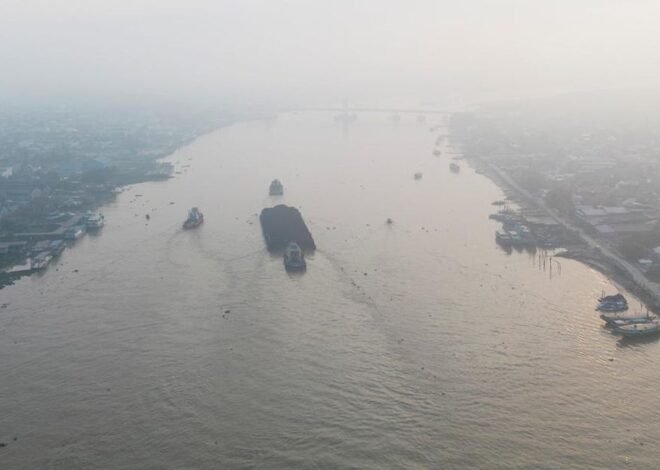 Kabut Asap Makin Pekat di Palembang, Jarak Pandang Hanya 400 Meter