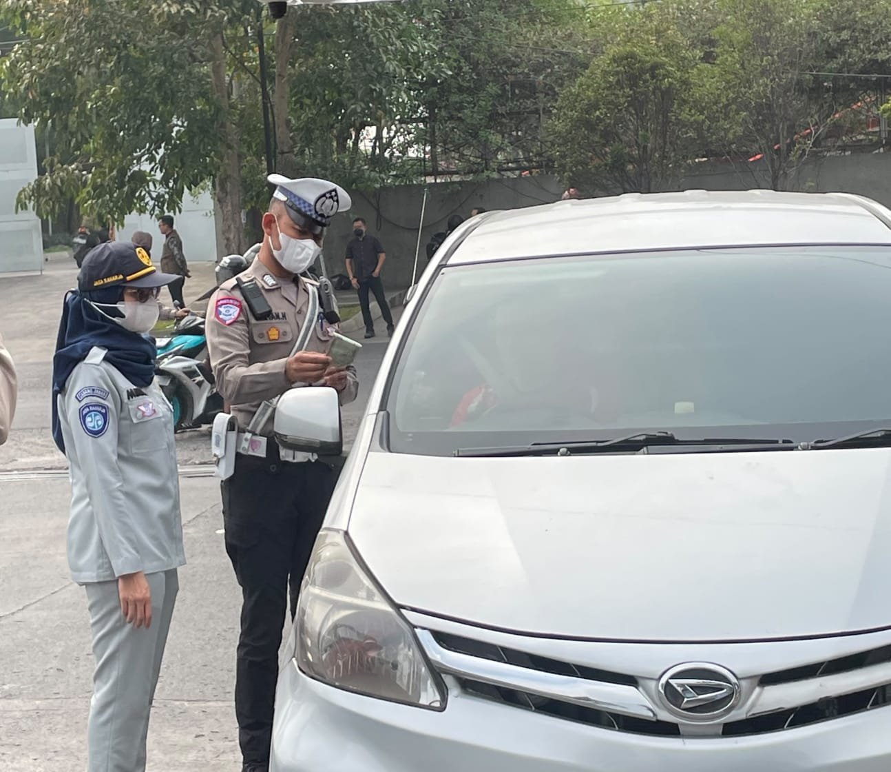 Jasa Raharja Bersama Tim Pembina Samsat Kabupaten Bandung II Soreang Gelar Operasi Gabungan di Area PT. Venamon Katapang Kabupaten Bandung