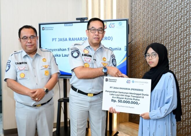 Jasa Raharja Serahkan Santunan kepada Dua Ahli Waris Korban KM Virgo Transport 8 di Jawa Barat
