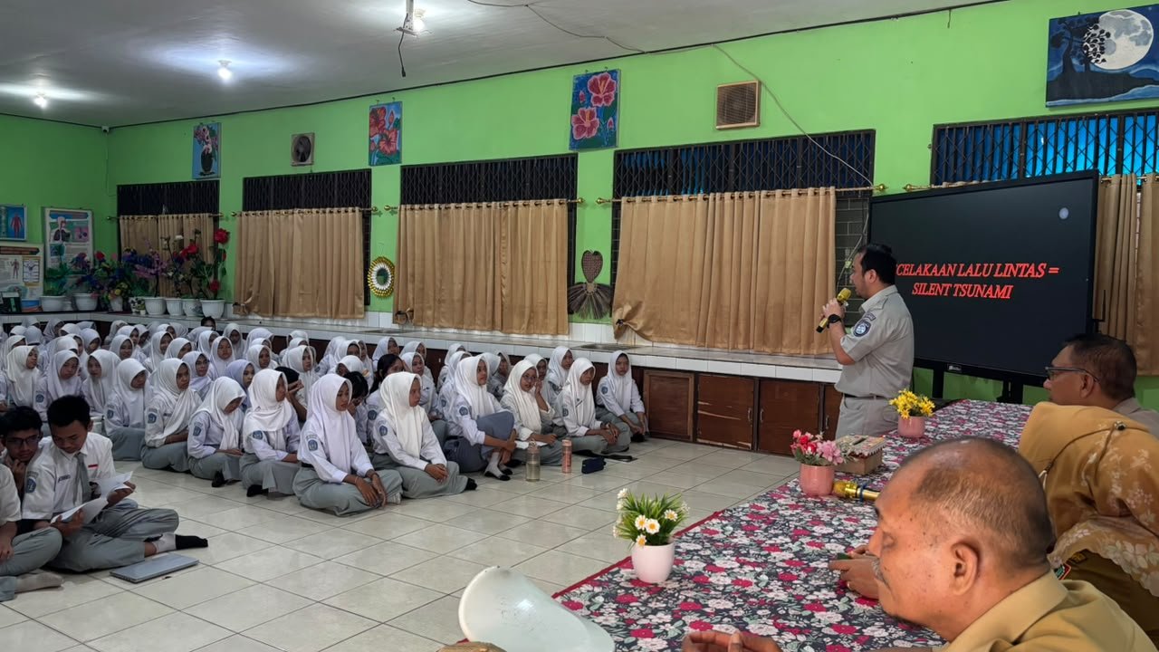 Jasa Raharja Kalsel Bekali Pelajar SMAN 4 Banjarbaru dengan Edukasi Keselamatan Berlalu Lintas