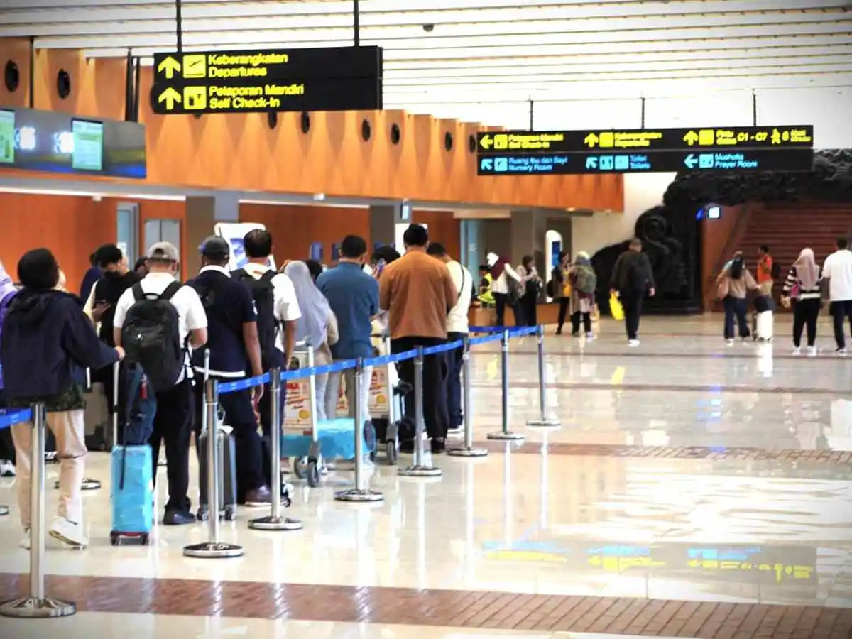 Abu Vulkanik Anak Krakatau Ganggu Penerbangan, 8 Bandara Ditutup Sementara