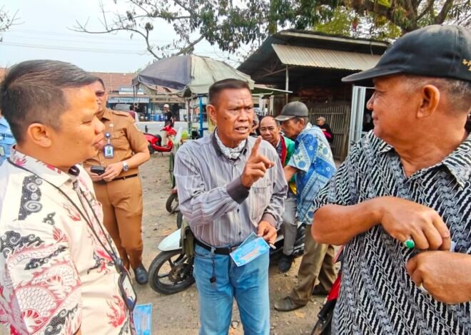 Jasa Raharja dan Tim Samsat Kotabumi Dekatkan Informasi Keringanan Pajak kepada Warga Pasar Central