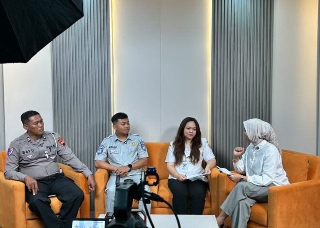 Tim Pembina Samsat Semarang II Perkuat Edukasi Jateng Bebas melalui Talkshow di Studio Kominfo