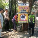Jasa Raharja Pati dan Satlantas Polresta Pati Pasang Papan Imbauan Keselamatan Lalu Lintas