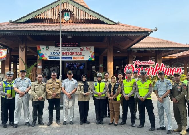 Tim Pembina Samsat Surakarta Gelar Operasi Gabungan dan Sosialisasikan Program Jateng Bebas Sanksi