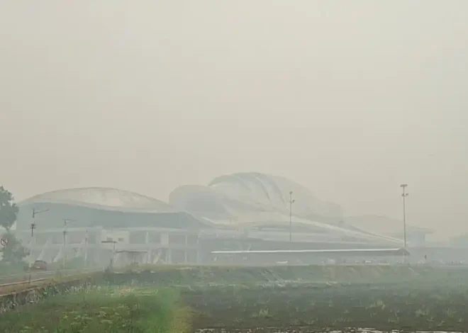 Visibilitas Rendah Hambat Penerbangan, Penumpang Bandara Tjilik Riwut Menunggu Berhari-hari