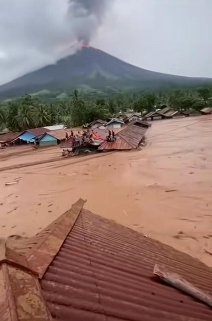 Longsor Samosir Rusak Rumah, Banjir Tapanuli Tengah Sempat Lumpuhkan Jalan