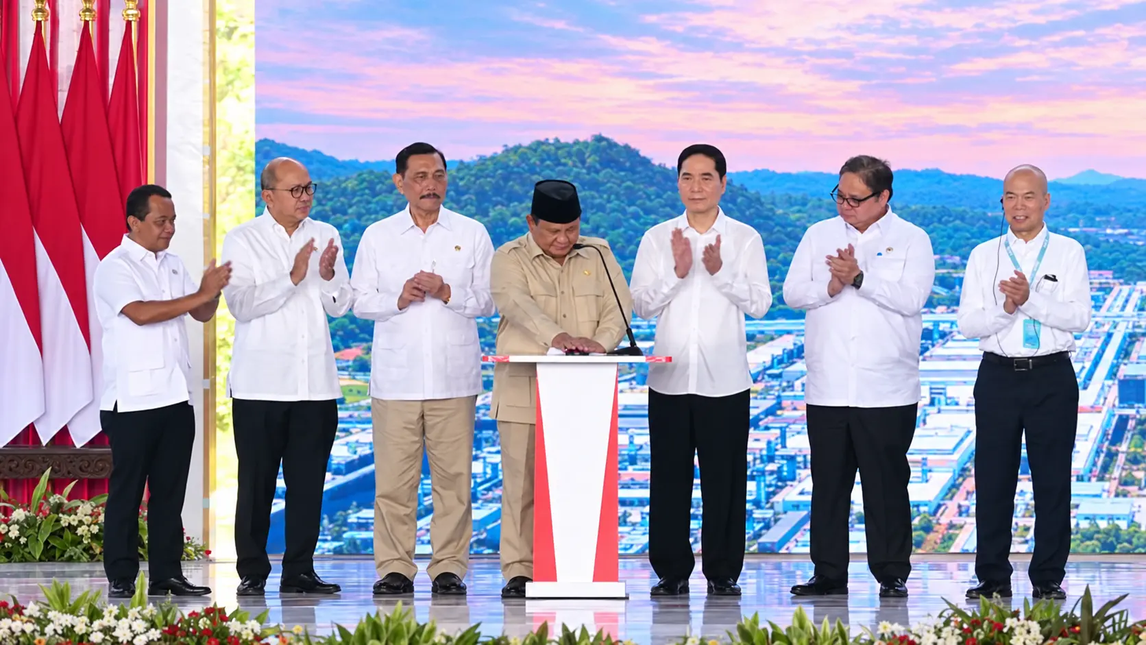 Prabowo Luncurkan 11 Proyek Hilirisasi di IWIP, Investasi Capai US,2 Miliar