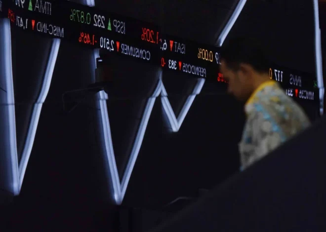 IHSG Masuk Zona Merah, Harga Minyak dan Rupiah Jadi Sorotan Investor