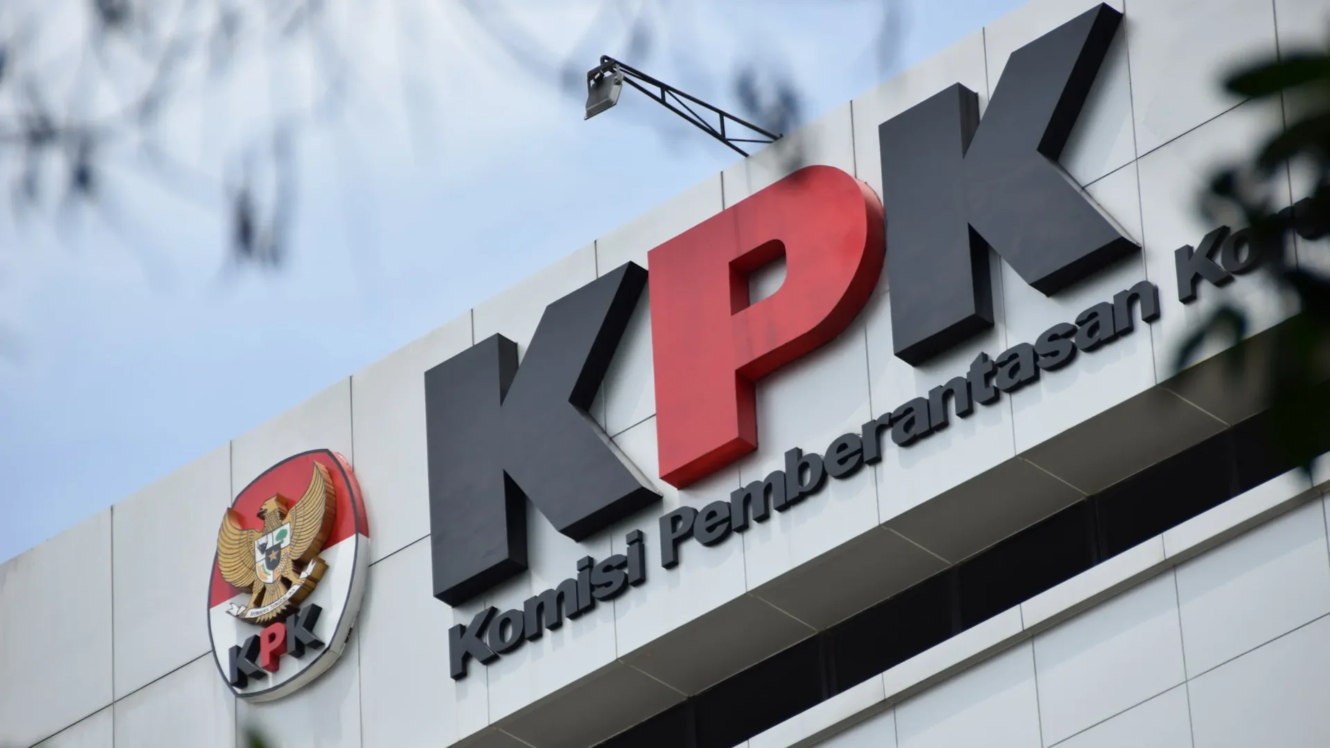 Pejabat BNPB Kena OTT KPK, Dugaan Penyalahgunaan Dana Kebencanaan Diselidiki