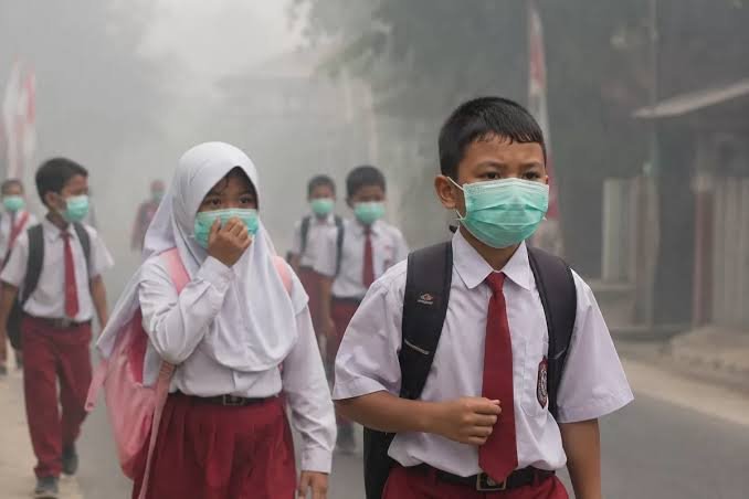 Dua Bulan Terganggu Kabut Asap, Sekolah di Kalimantan Bersiap Kembali ke Jadwal Normal