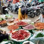 Simak daftar harga pangan terbaru dari PIHPS, mulai dari cabai, telur ayam, beras, daging, gula pasir hingga minyak goreng.