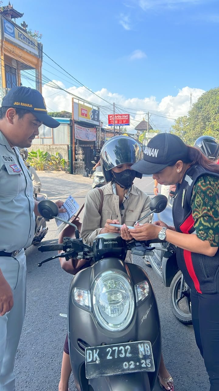 Operasi Gabungan Tak Hanya Soal Kendaraan, Relaksasi PKB Ikut Disosialisasikan di Tabanan