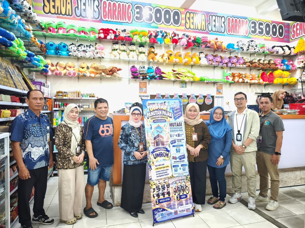 Tim Pembina Samsat Marabahan Sebarluaskan Informasi Diskon Pajak Daerah hingga ke Tempat Usaha