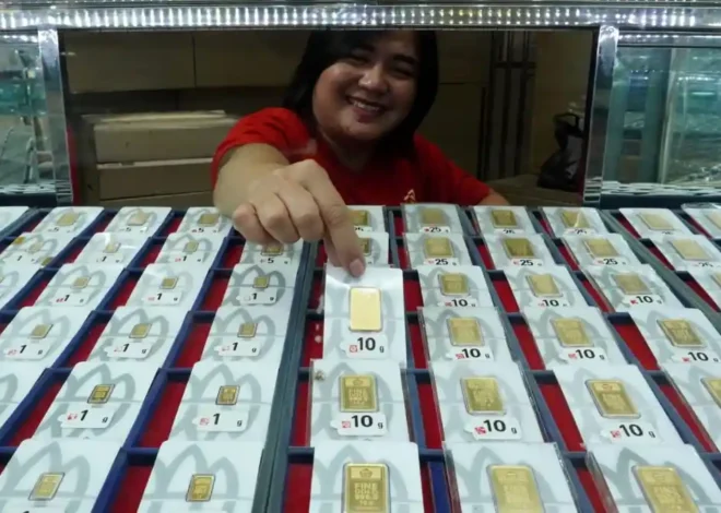 Harga Emas Antam Turun ke Rp2.564.000 per Gram, Buyback Jadi Rp2.379.000