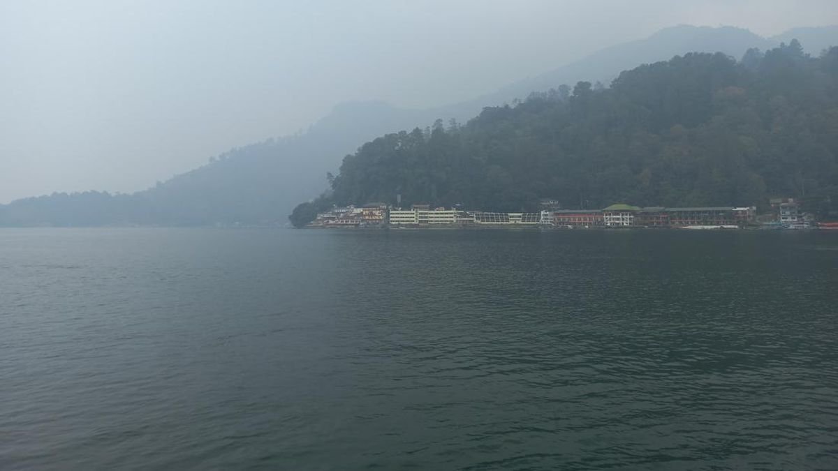 Jarak Pandang di Danau Toba Diperkirakan di Bawah 500 Meter, Penyeberangan Terganggu